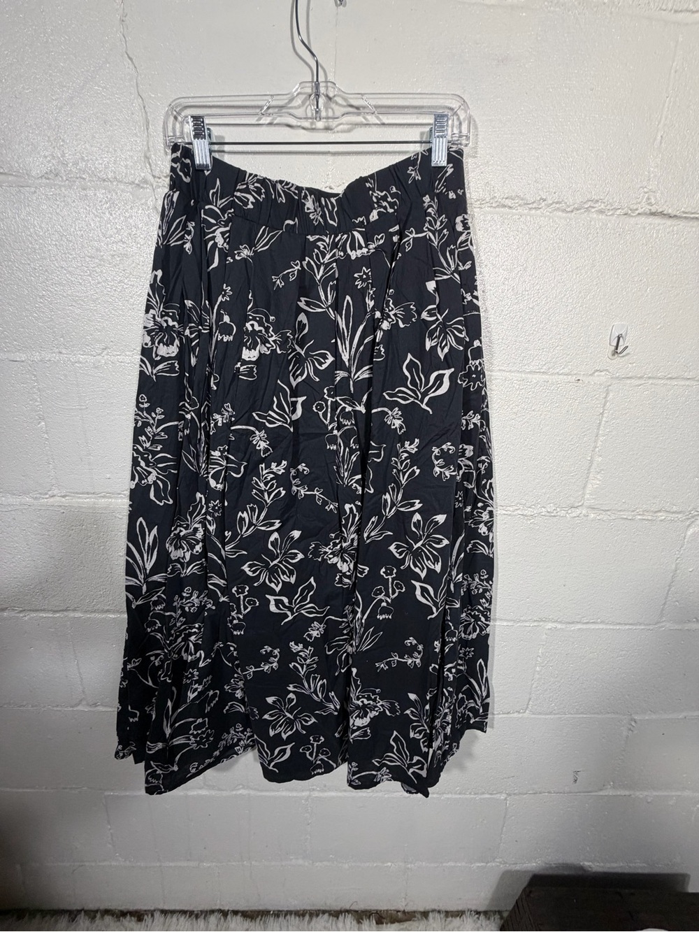 entro Black Midi Skirt with White Floral Outline